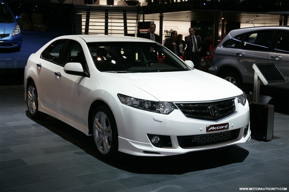 2010_honda_accord_euro_type_s_001-0303-950x650.jpg.12e98dd68fa6f459ed04989be1d418ae.jpg