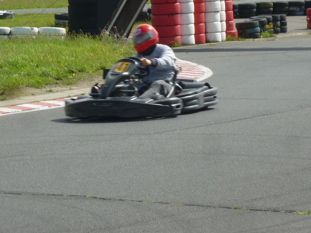 kart201114.thumb.jpg.b6f0187d13f7c6138dd1d2fa92537353.jpg