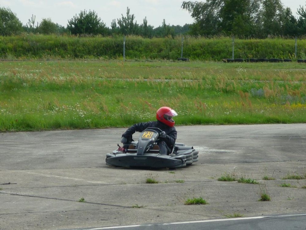 kart20112.thumb.jpg.fcf9fed8872a329e997b2c7862ff26bf.jpg