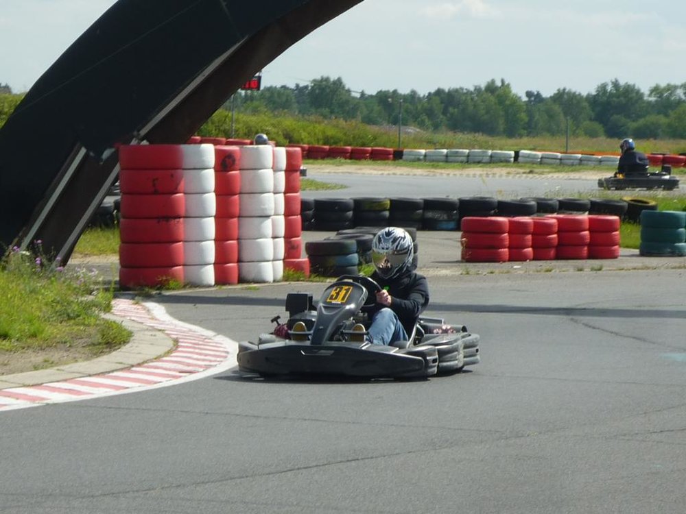 kart201124.thumb.jpg.ce6aec257c3eca9448781a5dcba18607.jpg