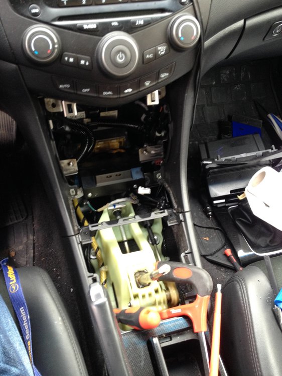383604168_AusbauMittelkonsole.thumb.JPG.04e48caff63133d9e7c3ba9b16505f78.JPG