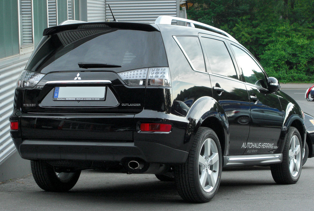Mitsubishi_Outlander_II_Facelift_rear_20100606.thumb.jpg.36cc3d418cec3931260b5cb39d369814.jpg